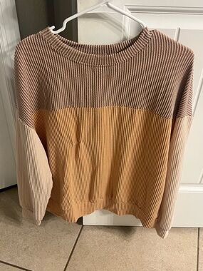 Colorblock Ribbed Crewneck Sweater in Beige, Tan and Cream